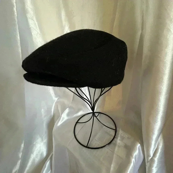 ETHOS  VINTAGE (?) BLACK WOOL BERET CADDY HAT SIZE SMALL UNISEX GOOD CONDITION - Picture 3 of 7